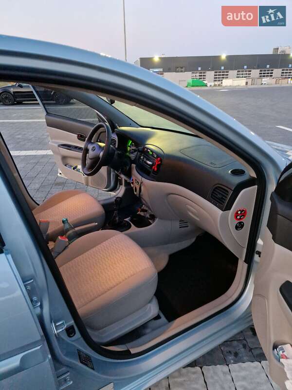 Седан Hyundai Accent 2008 в Новояворівську