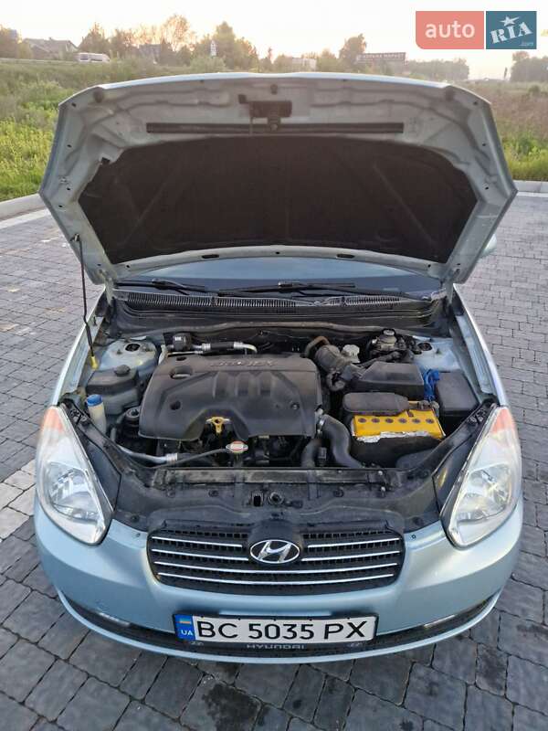Седан Hyundai Accent 2008 в Новояворівську