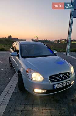 Седан Hyundai Accent 2008 в Новояворовске