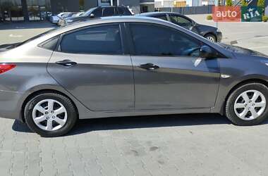 Седан Hyundai Accent 2011 в 