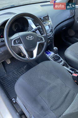 Седан Hyundai Accent 2011 в 