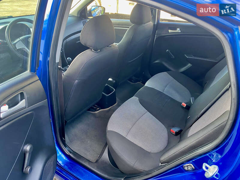 Седан Hyundai Accent 2011 в Кам'янському