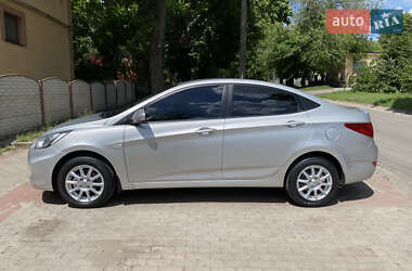Седан Hyundai Accent 2011 в Краснограде