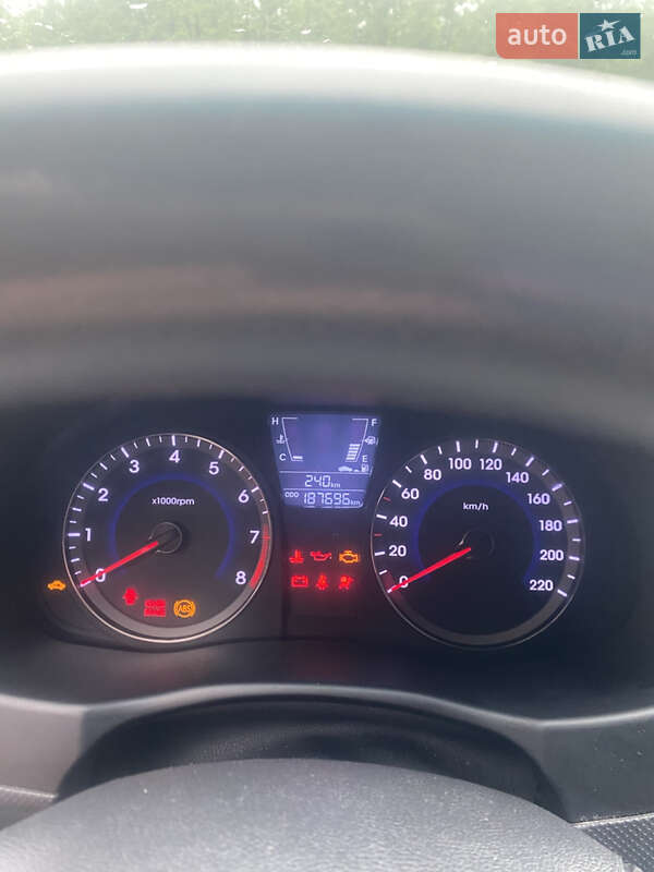 Седан Hyundai Accent 2011 в Киеве