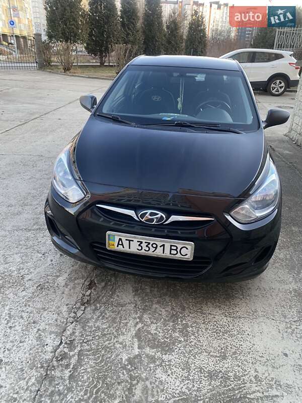 Седан Hyundai Accent 2012 в Ивано-Франковске