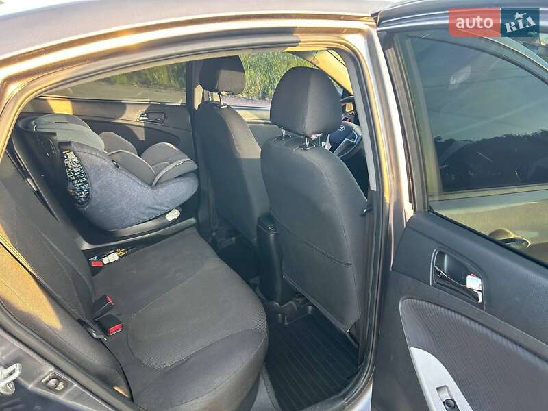 Седан Hyundai Accent 2011 в Києві