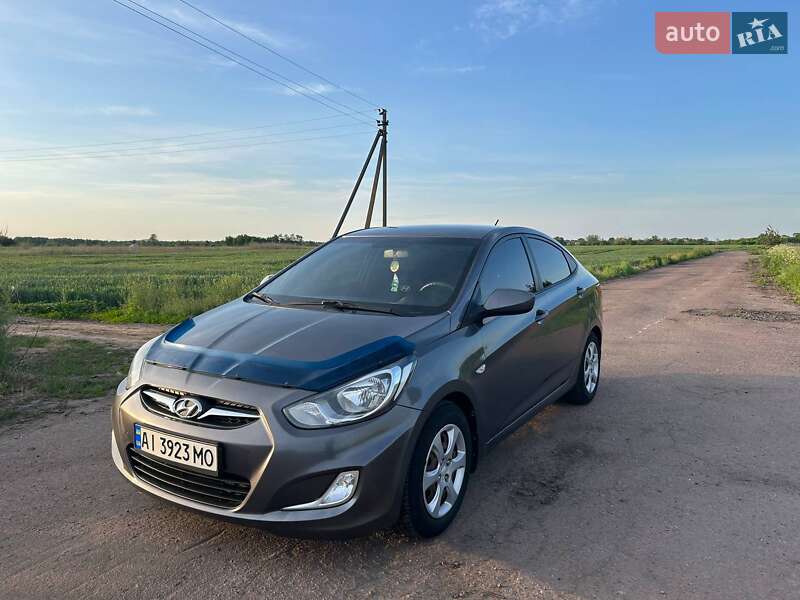 Hyundai Accent 2011 Hyundai Accent 2011