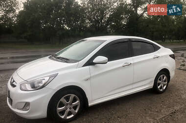 Седан Hyundai Accent 2013 в 