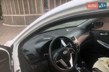 Седан Hyundai Accent 2013 в 