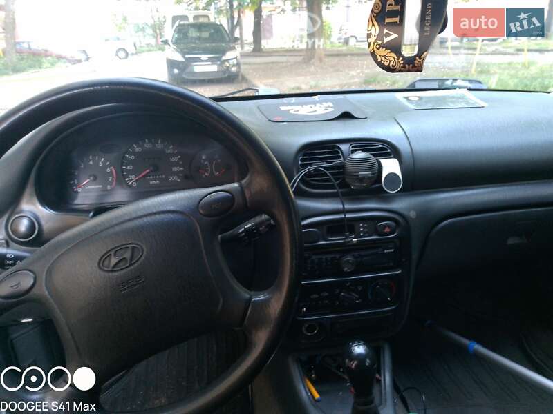 Седан Hyundai Accent 1996 в Кривом Роге