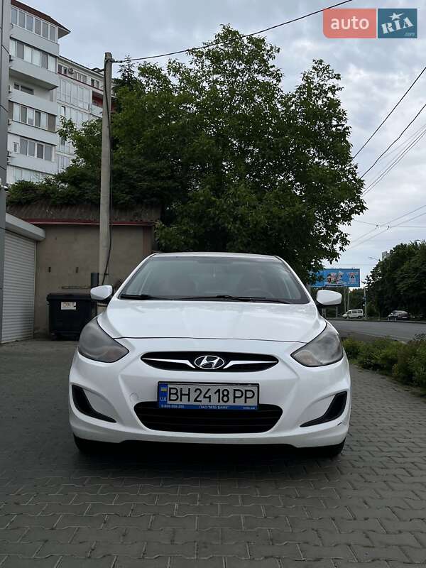 Седан Hyundai Accent 2011 в 