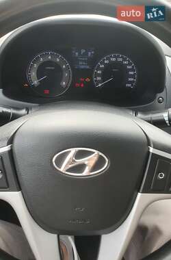 Седан Hyundai Accent 2011 в 