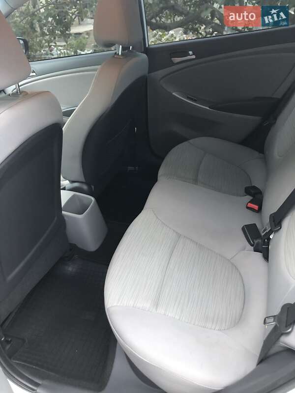 Седан Hyundai Accent 2016 в Гайсине