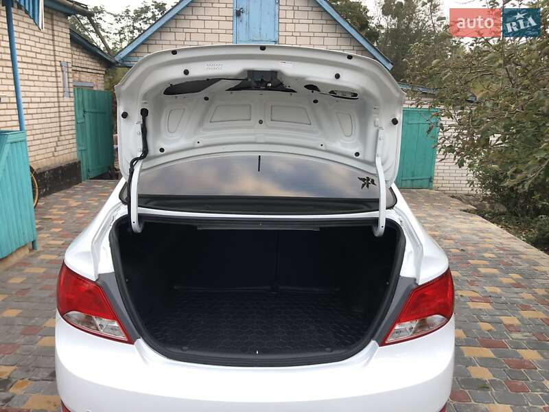 Седан Hyundai Accent 2016 в Гайсине