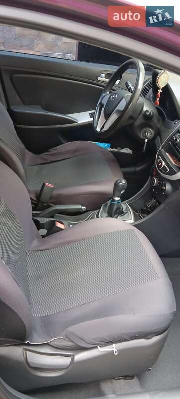 Седан Hyundai Accent 2011 в Ужгороді