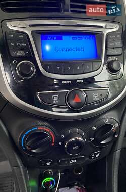 Седан Hyundai Accent 2011 в 
