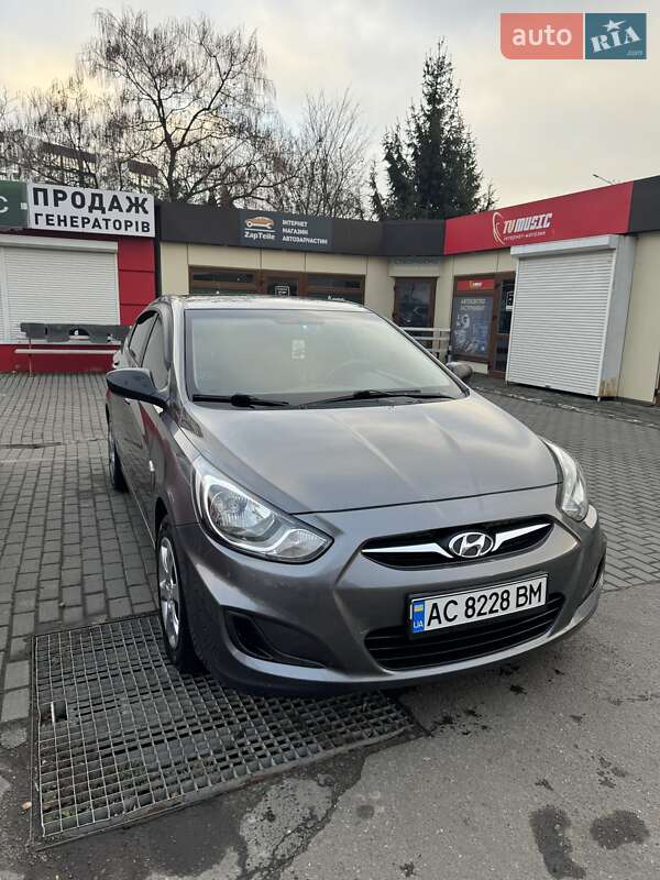Седан Hyundai Accent 2013 в 