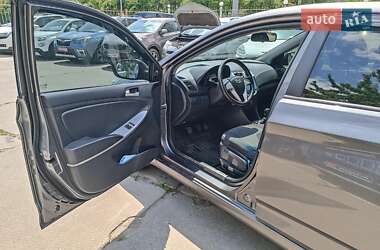 Седан Hyundai Accent 2011 в 