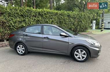 Седан Hyundai Accent 2013 в 