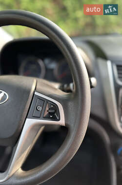 Седан Hyundai Accent 2013 в 