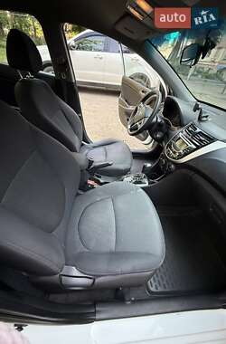 Седан Hyundai Accent 2011 в 