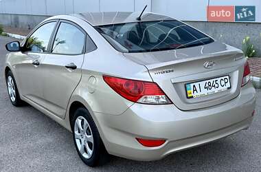 Седан Hyundai Accent 2011 в 