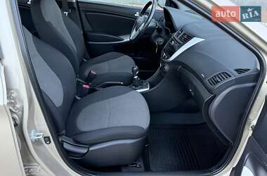 Седан Hyundai Accent 2011 в 