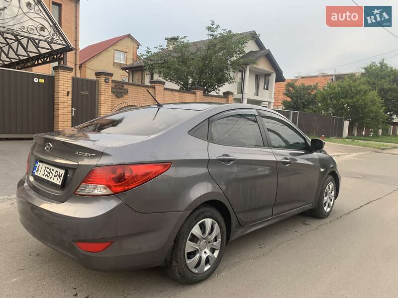 Hyundai Accent 2012