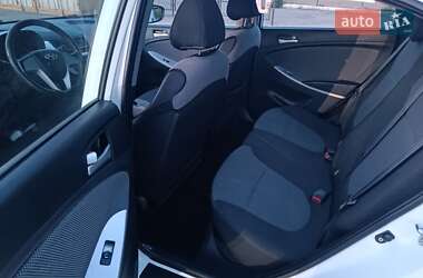 Седан Hyundai Accent 2013 в 