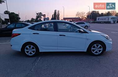 Седан Hyundai Accent 2013 в 