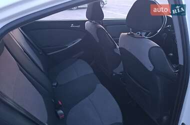 Седан Hyundai Accent 2013 в 