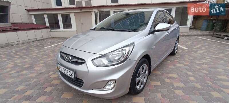 Hyundai Accent 2011