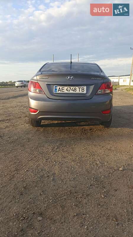 Седан Hyundai Accent 2013 в Дніпрі