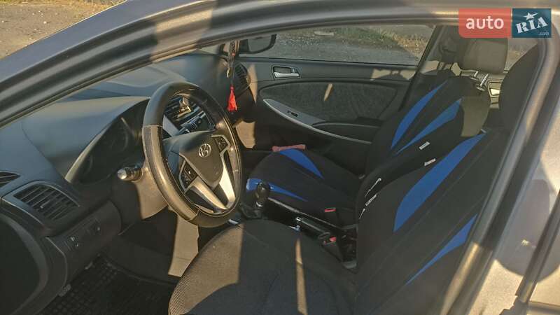 Седан Hyundai Accent 2013 в Дніпрі