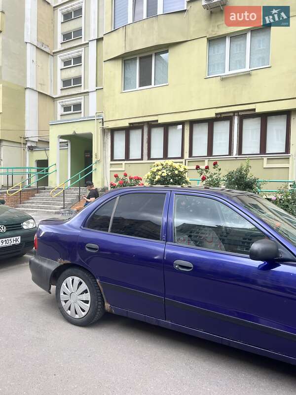 Седан Hyundai Accent 1998 в Харькове