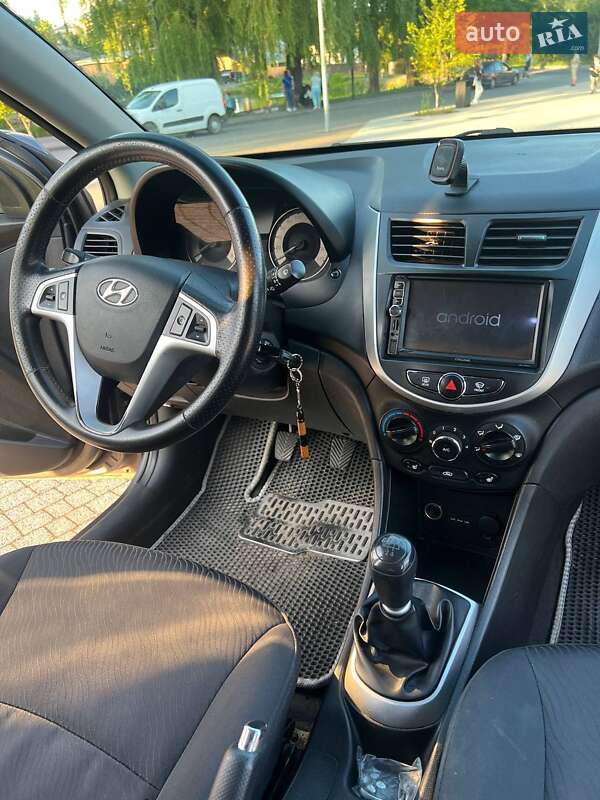 Седан Hyundai Accent 2011 в Львове