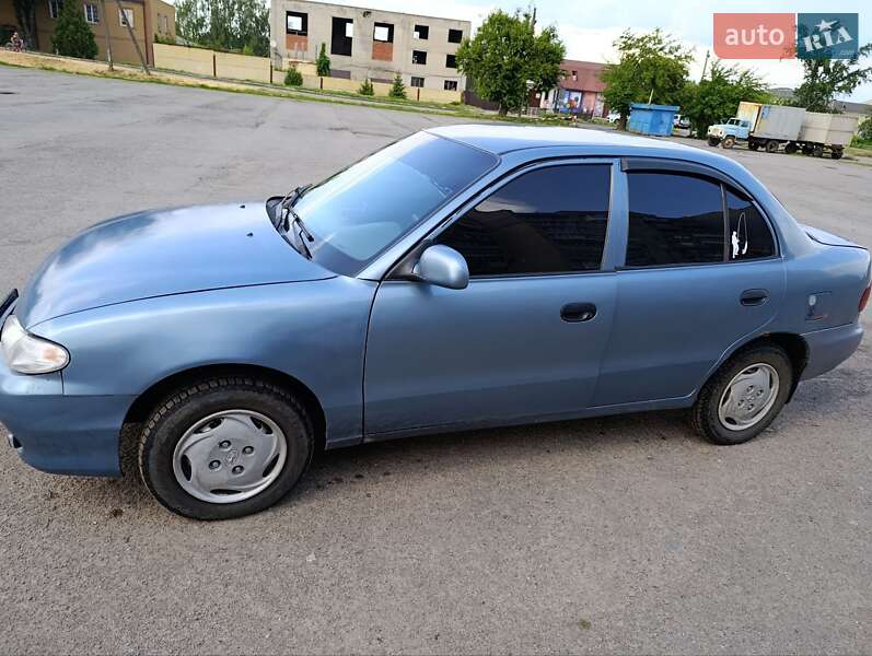 Лифтбек Hyundai Accent 1997 в Лозовой