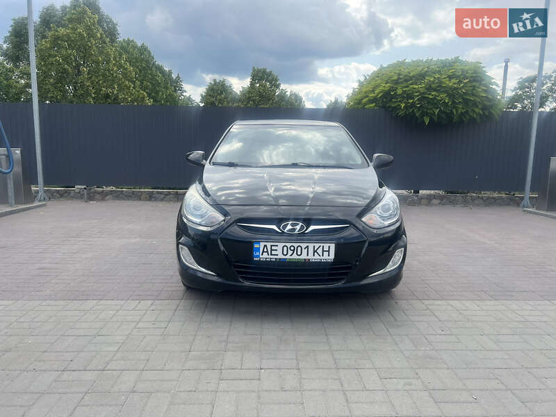 Седан Hyundai Accent 2011 в 