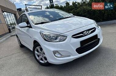 Седан Hyundai Accent 2013 в 