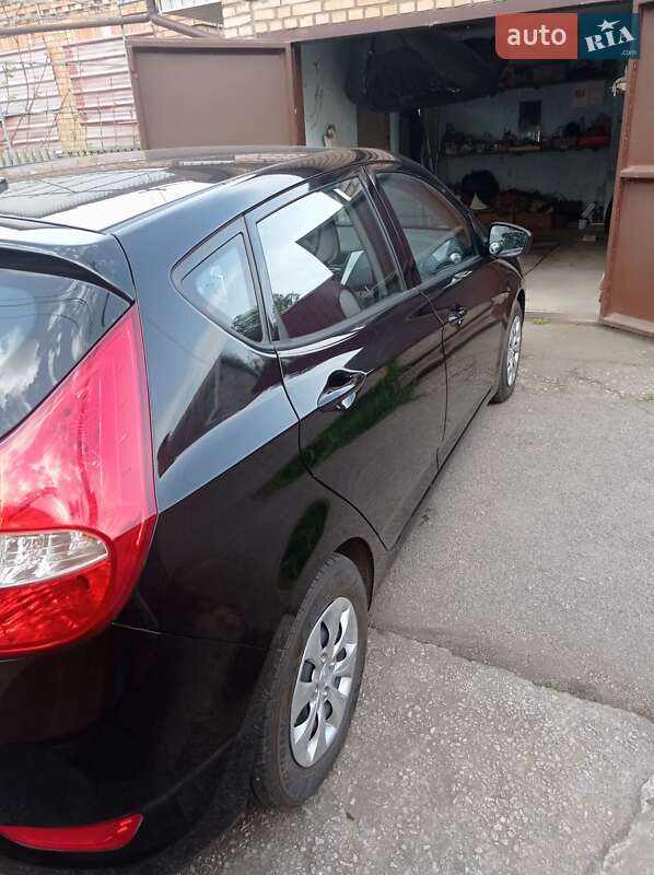 Хетчбек Hyundai Accent 2016 в Кривому Розі