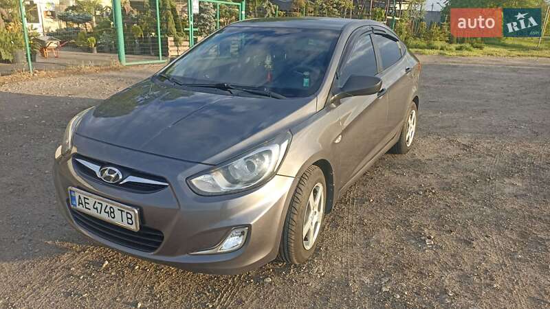 Седан Hyundai Accent 2013 в Дніпрі