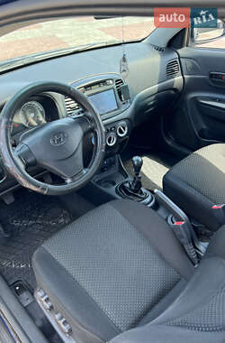 Хэтчбек Hyundai Accent 2008 в 