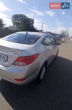 Седан Hyundai Accent 2011 в 