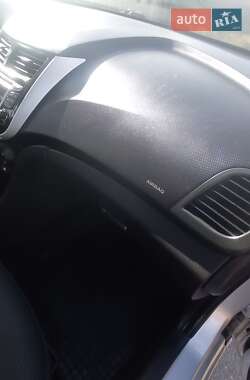 Седан Hyundai Accent 2011 в 
