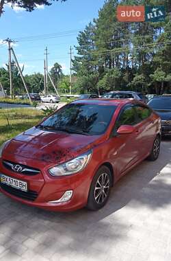 Седан Hyundai Accent 2012 в Нетешине
