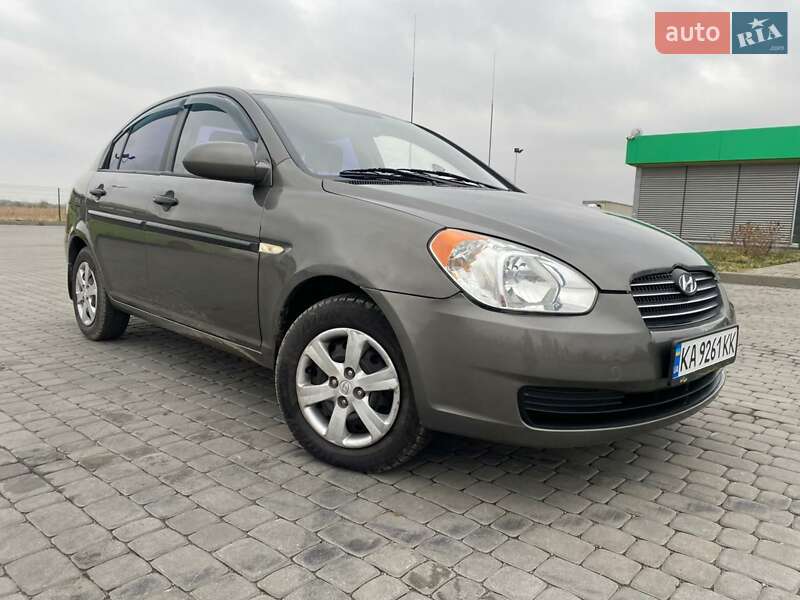 Седан Hyundai Accent 2010 в Днепре