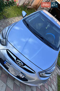 Седан Hyundai Accent 2011 в Сумах