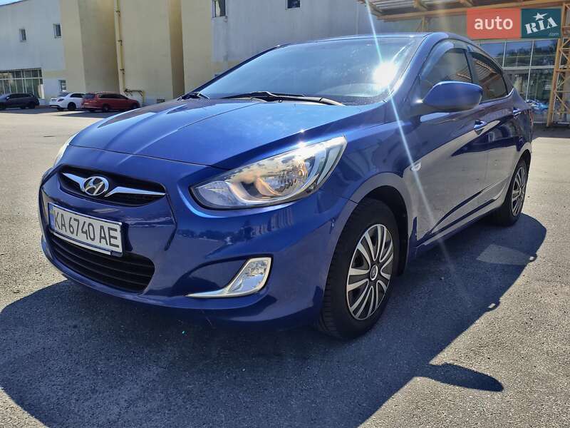 Hyundai Accent 2012