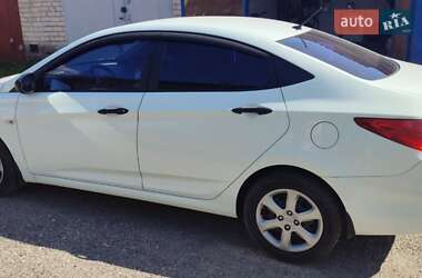 Седан Hyundai Accent 2013 в 