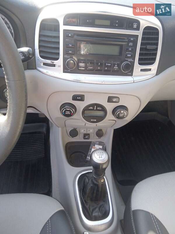 Седан Hyundai Accent 2008 в Варві